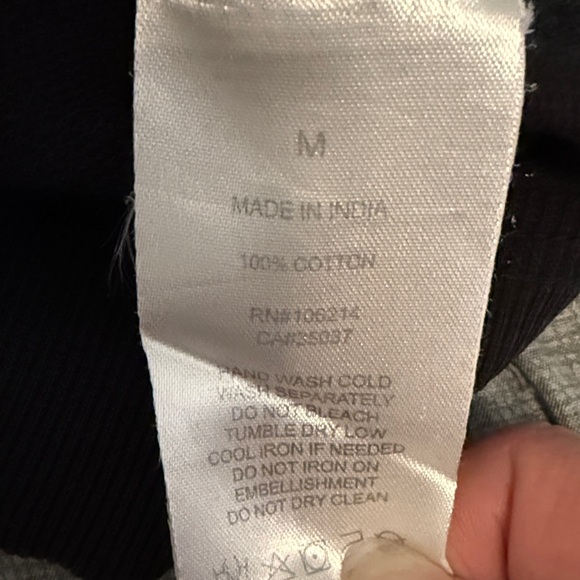 Joe's Jeans Black Stud-Trim Pullover Sweatshirt GUC B21 - Picture 7 of 7